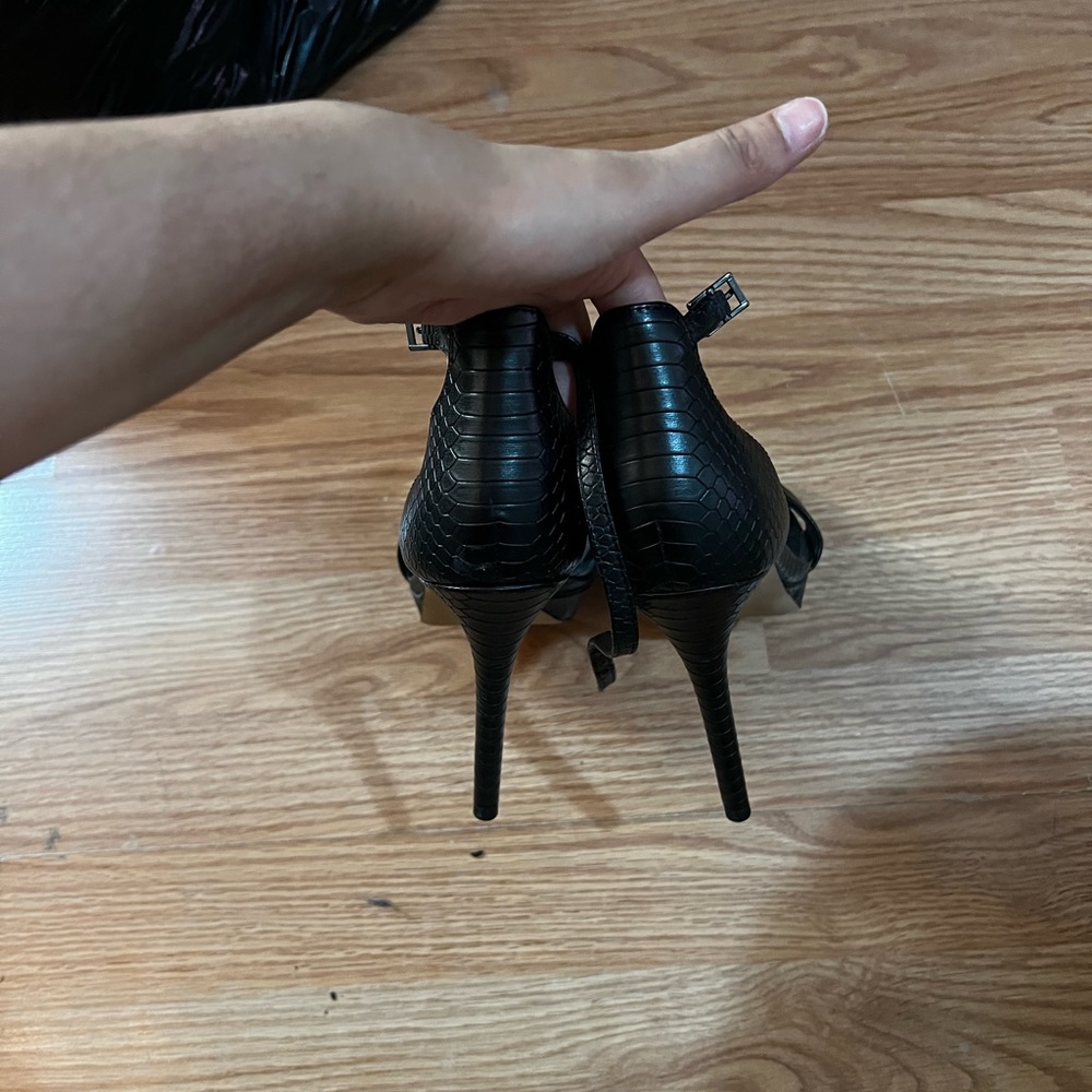 Also heels - Picture 6 of 7